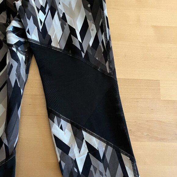 NIKE Dry Fit Running Leggings - Small - Picture 4 of 5